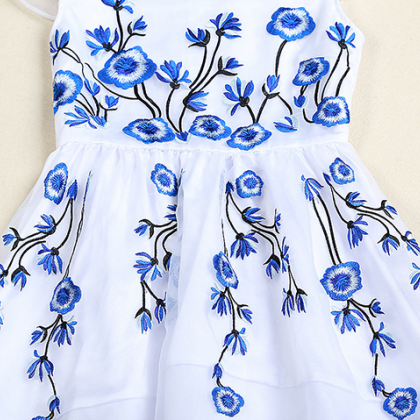 2015 Blue And White Porcelain Embroidery Flower..